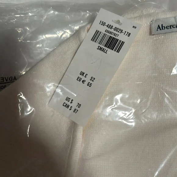 ⭐️SOLD⭐️NWT Abercrombie & Fitch Long-Sleeve Sweetheart Sweater Bodysuit - Picture 7 of 10